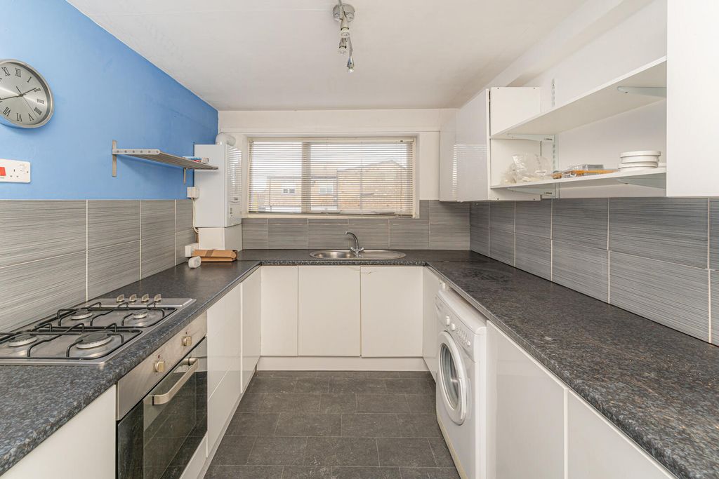 Property photo 2 of 17 Kitchen