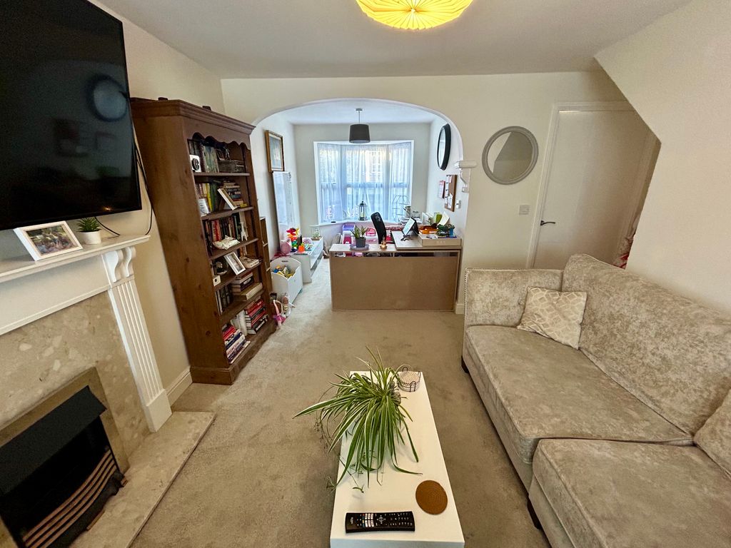 Property photo 3 of 14