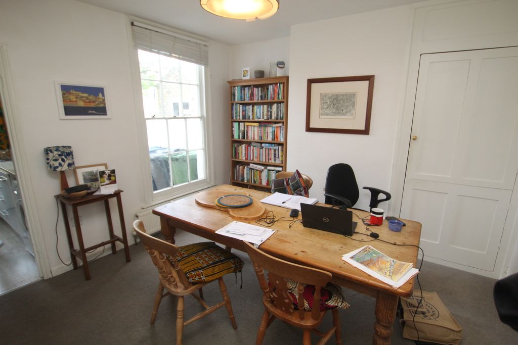 Property photo 3 of 8