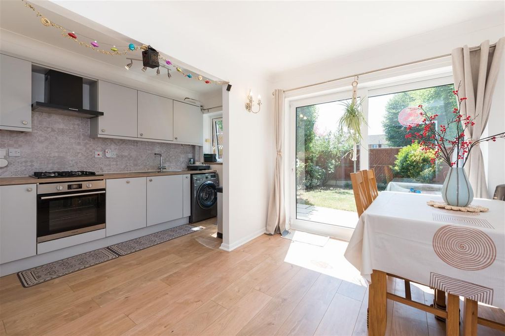 Property photo 3 of 16