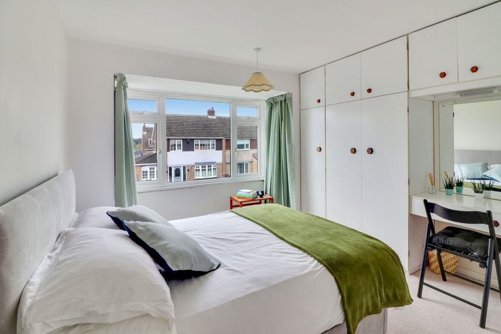 Property photo 2 of 21 Bedroom 1