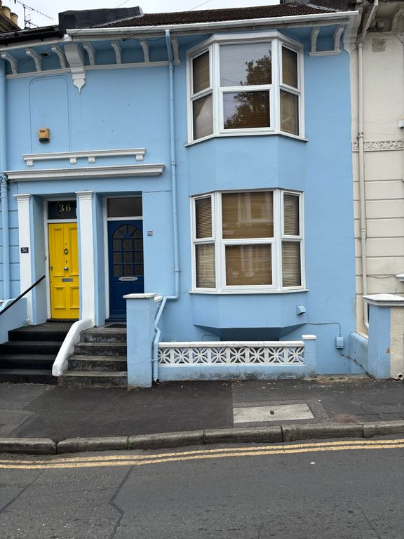 Property photo 1 of 12