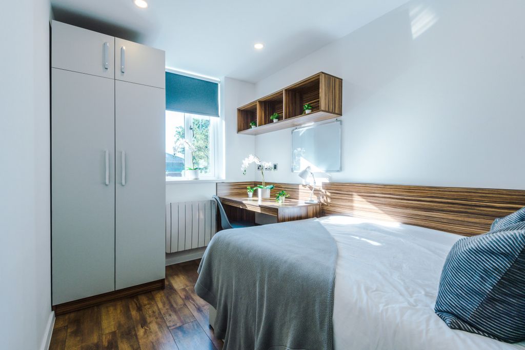 Property photo 2 of 30 Jesmond View, Block B, Flat 8, Bedroom 6