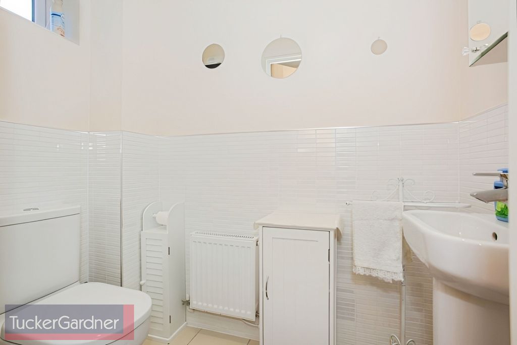 Property photo 3 of 7