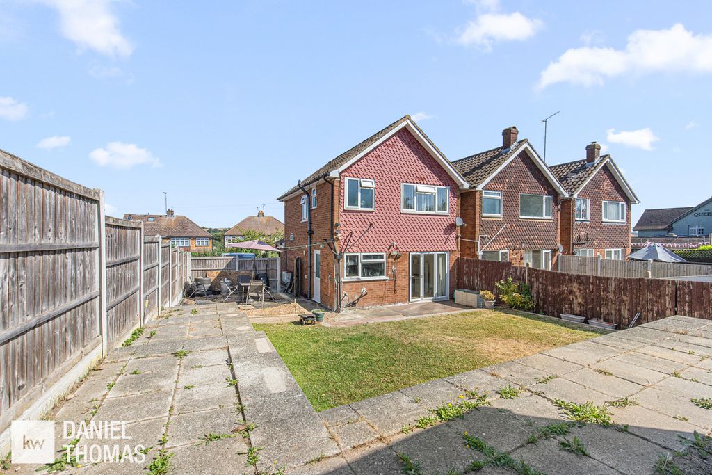 Property photo 2 of 30