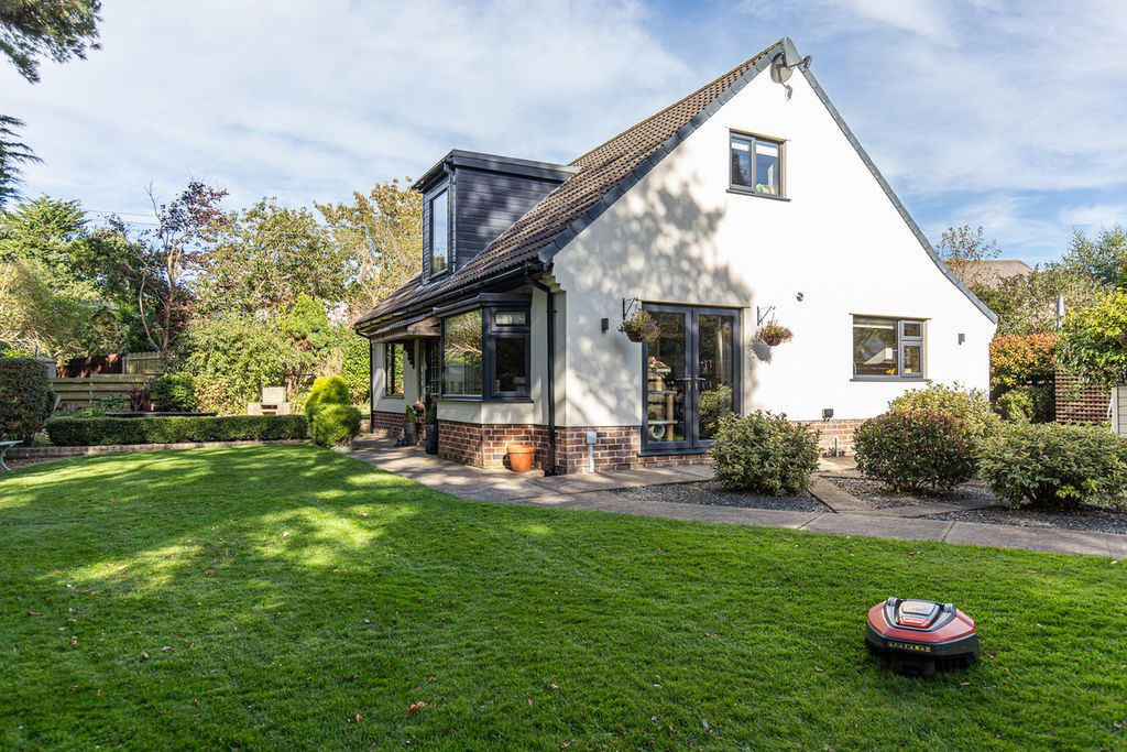 Property photo 2 of 48