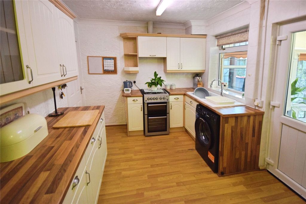 Property photo 3 of 20 Breakfast Kitchen