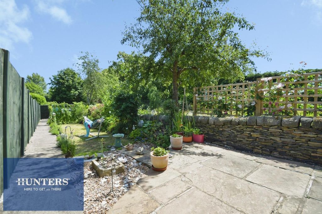 Property photo 2 of 17 Garden3.Jpg