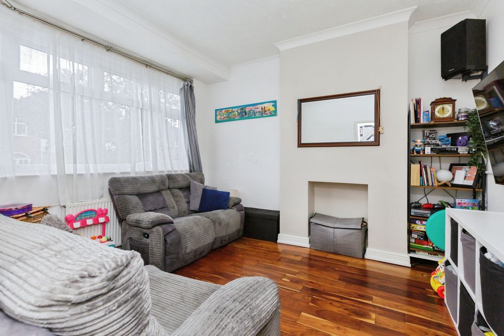 Property photo 2 of 16