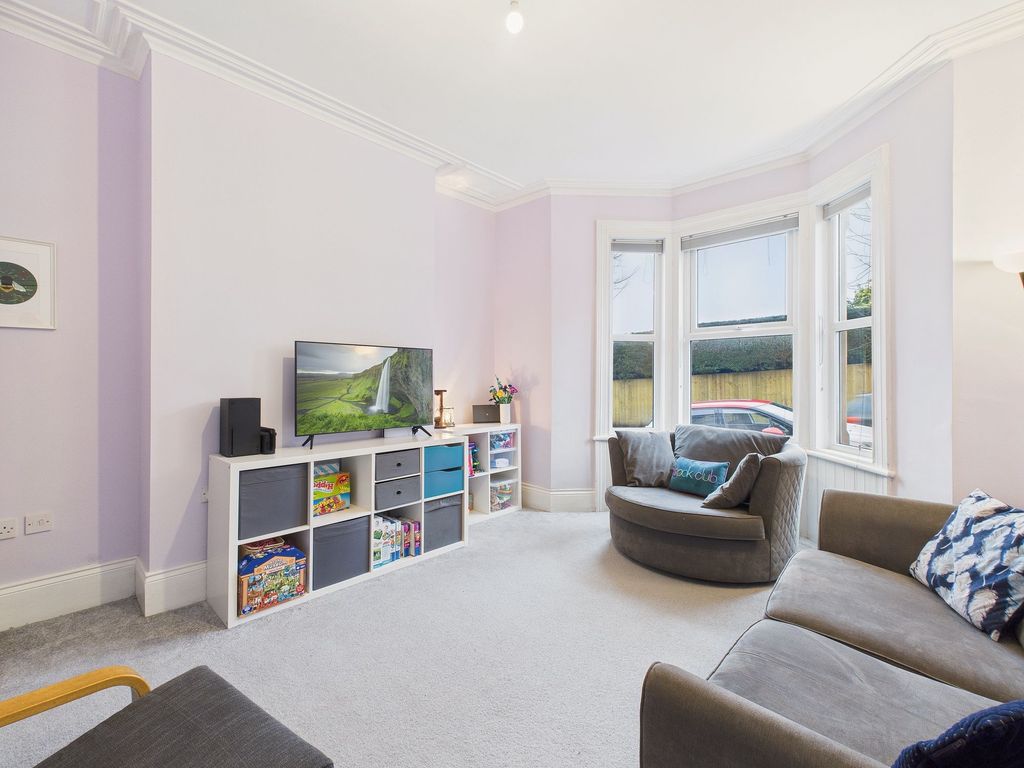 Property photo 2 of 9 Lounge