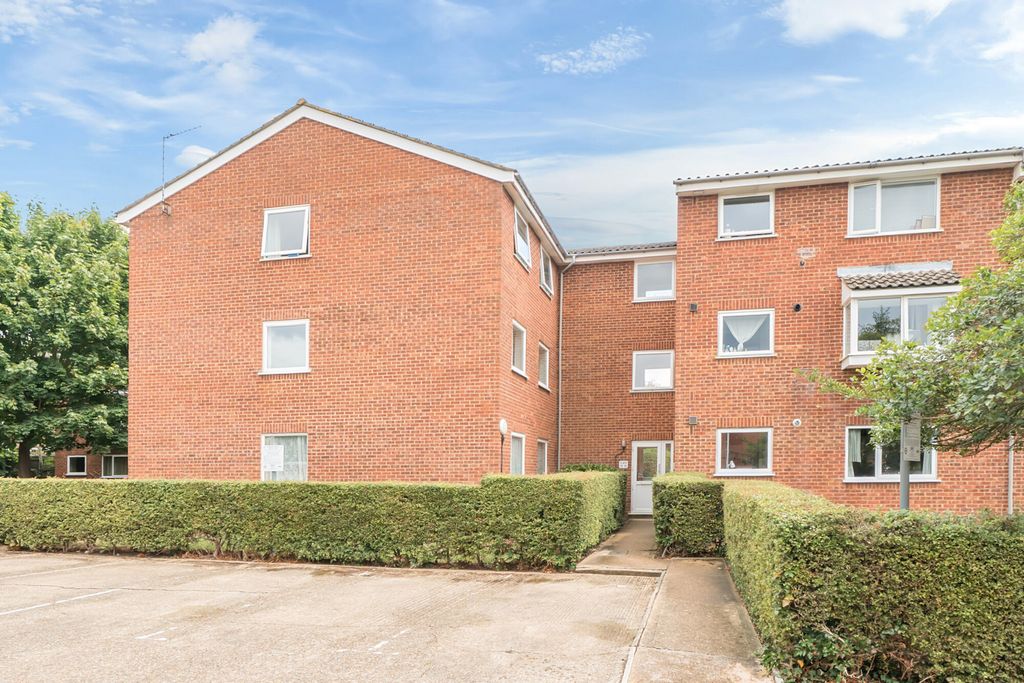 Property photo 1 of 15 1333514-15-688A0F...