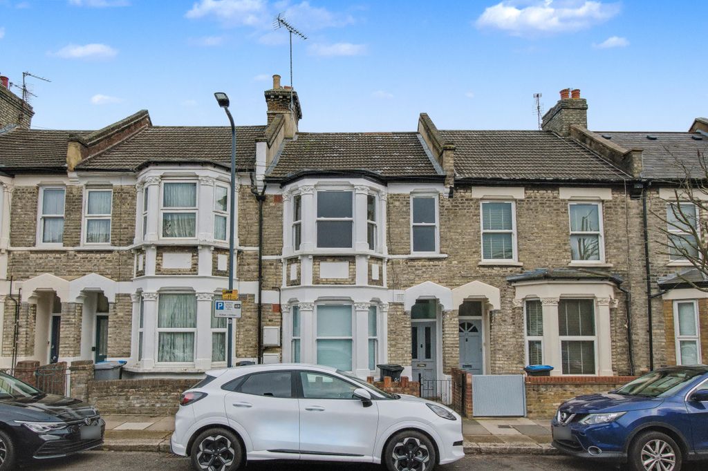 Property photo 1 of 10 Flat B, 95 Victor Road, Kensal Green, London, Nw10 5Xb