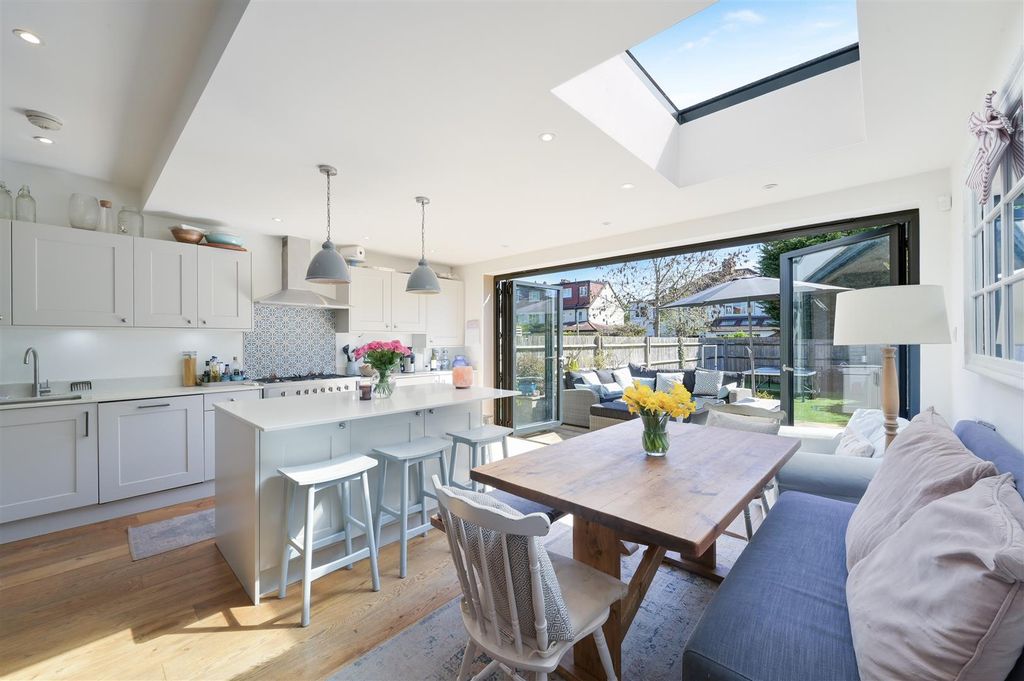 Property photo 1 of 12 Phyllis AV (5).Jpg