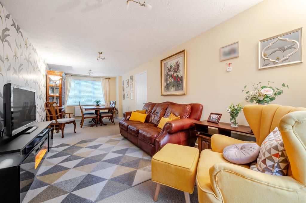 Property photo 3 of 20 Living Room