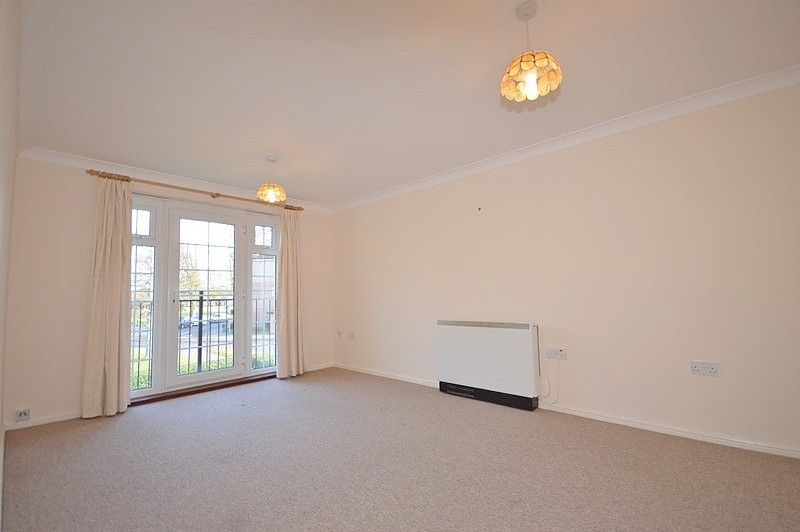 Property photo 3 of 7 Living Room Apartment To Rent In Chichester