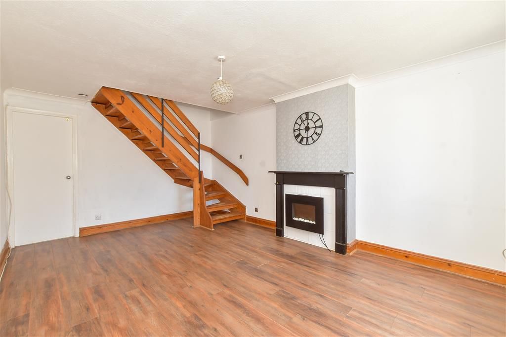 Property photo 1 of 10 Lounge