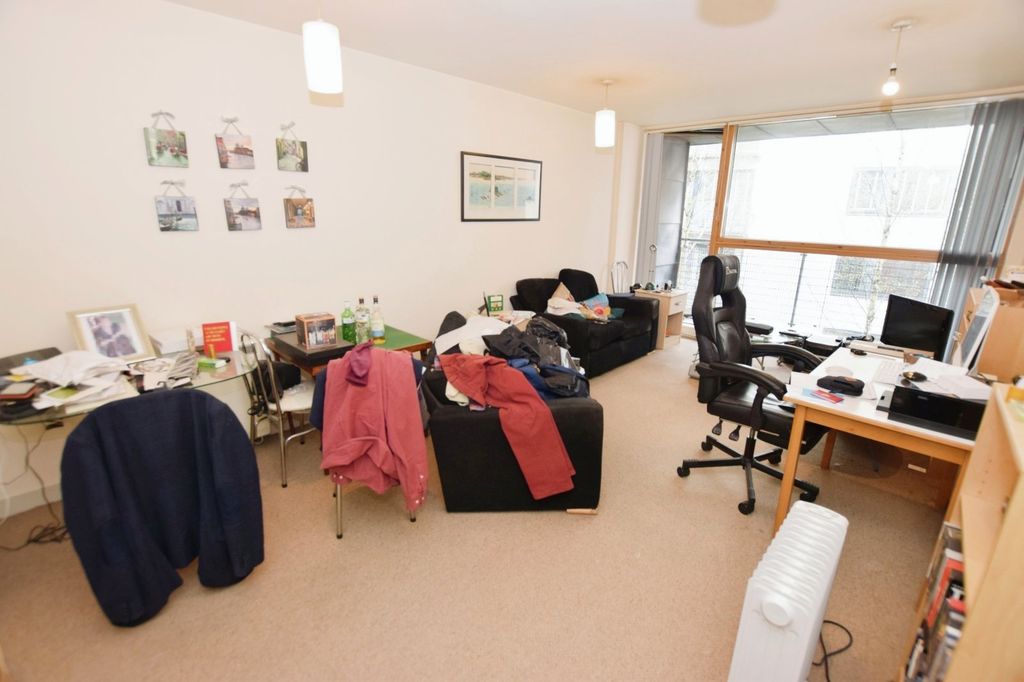 Property photo 2 of 16 Picture No. 14