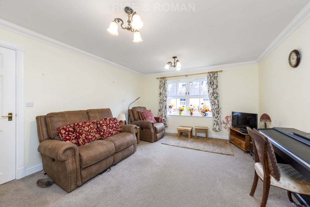 Property photo 2 of 15