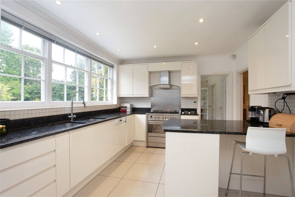 Property photo 3 of 19 Picture No. 14