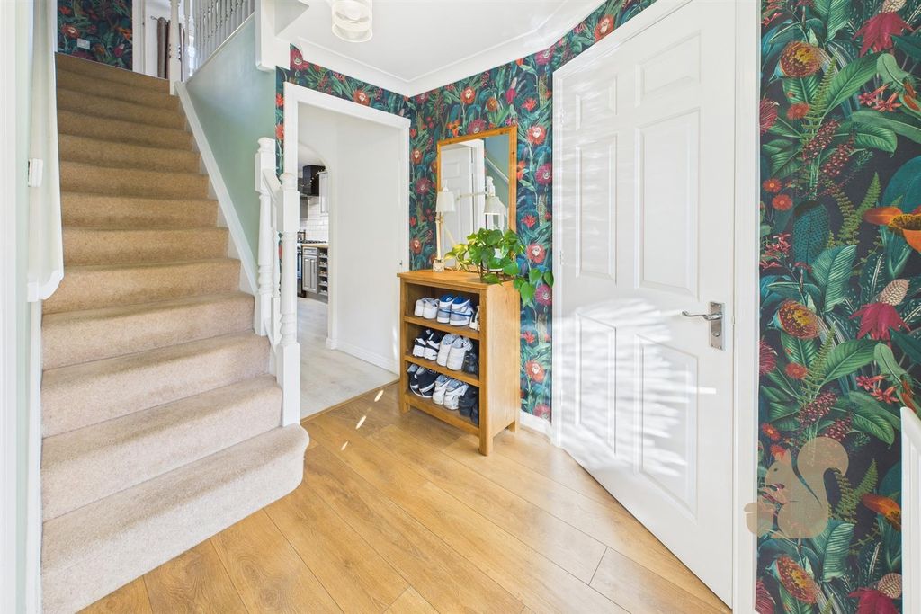 Property photo 2 of 29 Entrance Hall