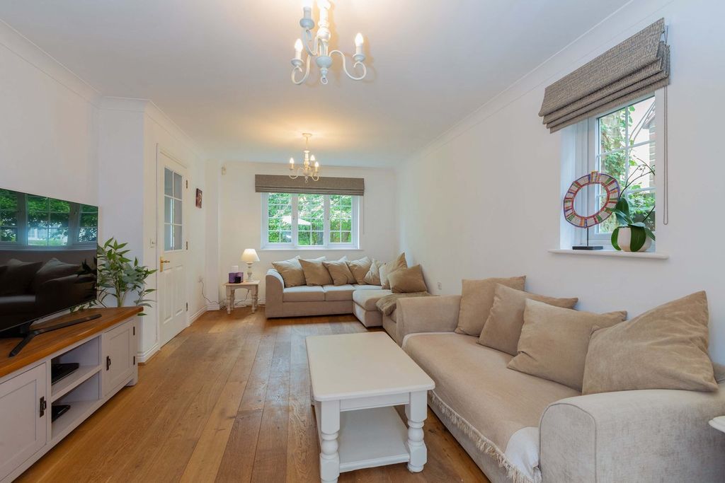 Property photo 3 of 18