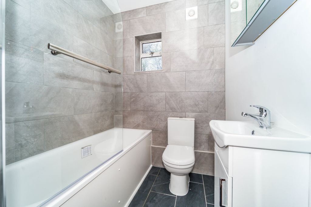 Property photo 2 of 10 2