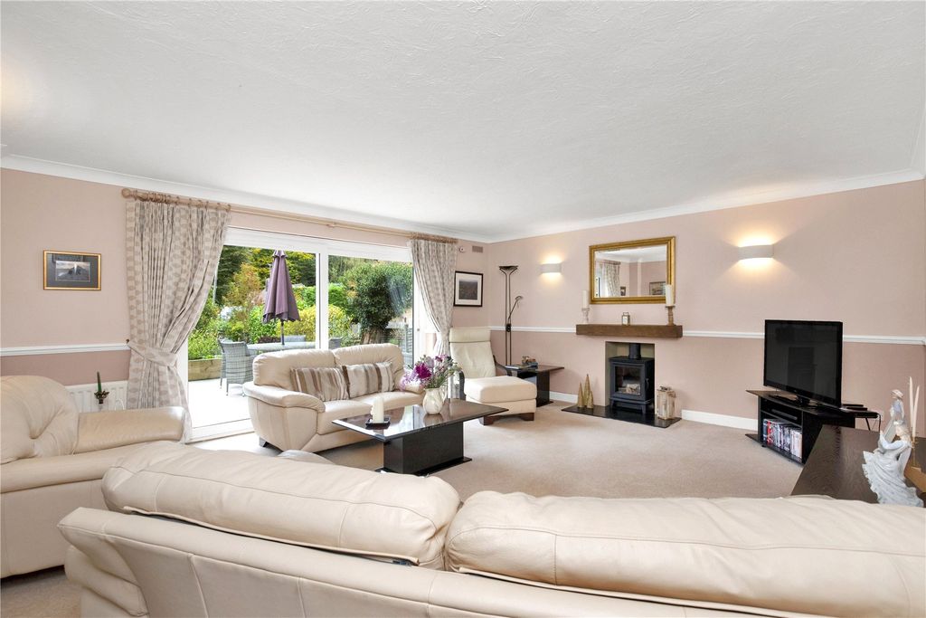 Property photo 2 of 38 Picture No. 03