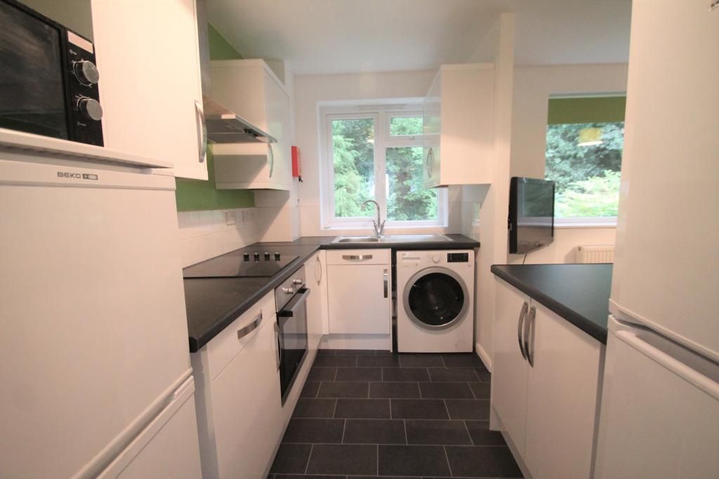 Property photo 2 of 8 Kitchen