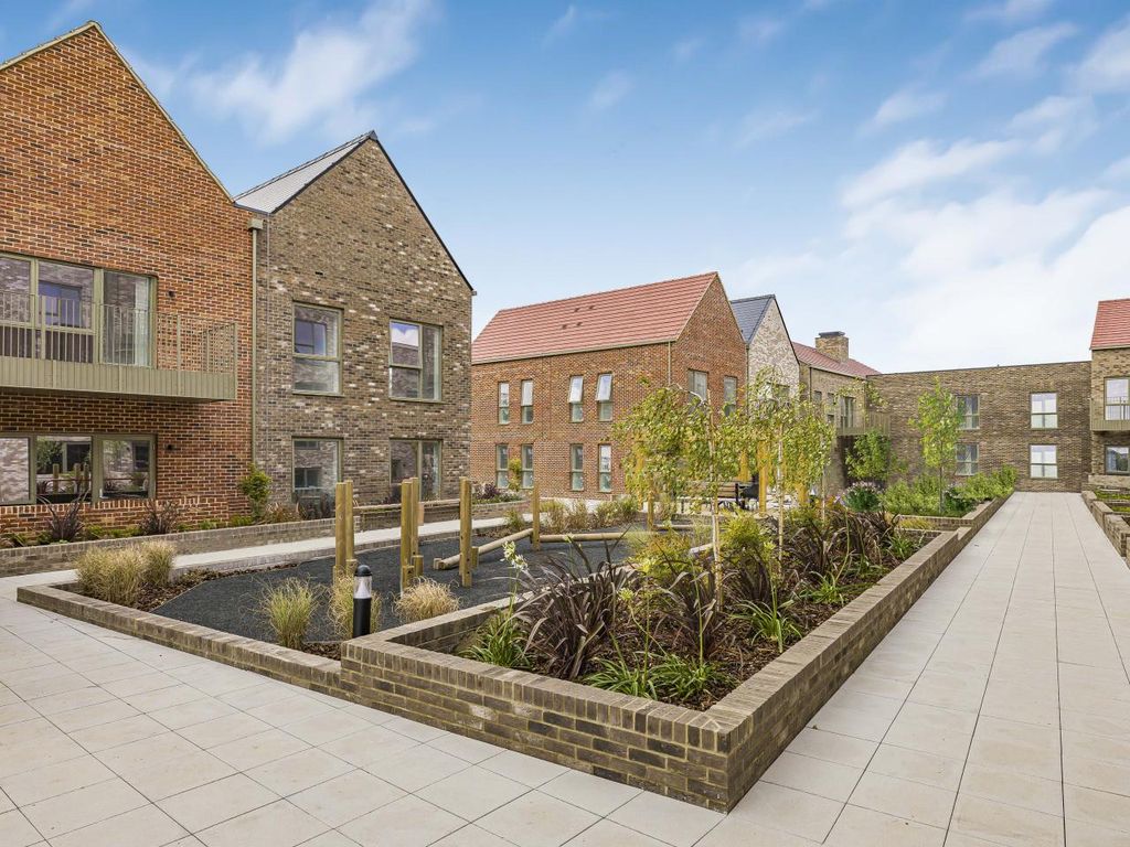 Property photo 2 of 16 Marleigh Park, The Kestrel Building, Podium Garden