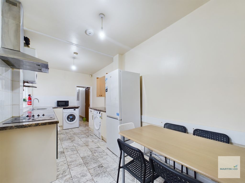 Property photo 1 of 12 Cam03394G0-Pr0096-Still007