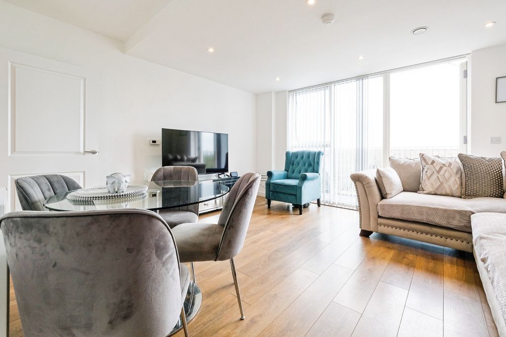 Property photo 1 of 17 Pbox-Img.Jpg