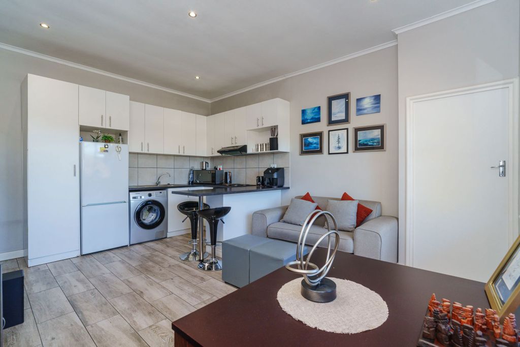 Property photo 3 of 16 Kw1709078