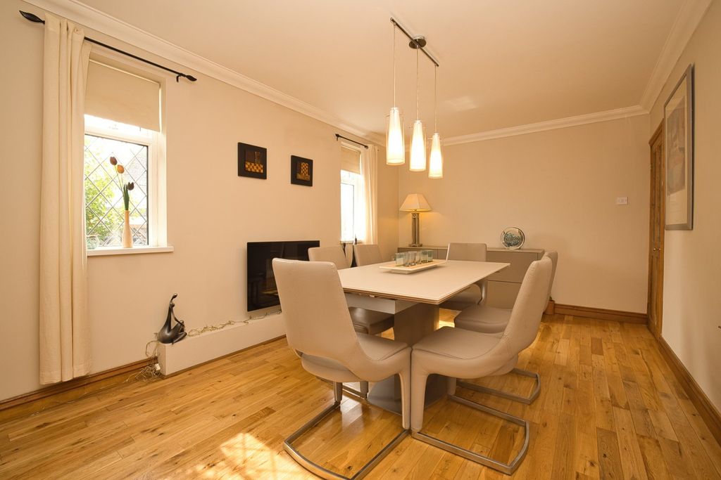 Property photo 3 of 16 Picture 3