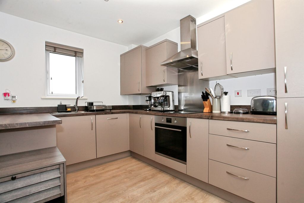 Property photo 3 of 19