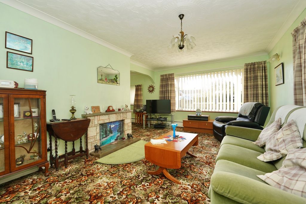 Property photo 2 of 16