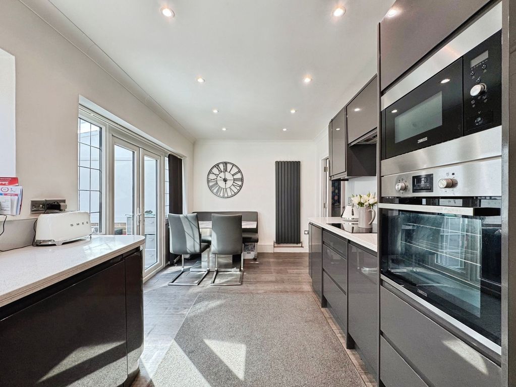 Property photo 3 of 24 Kitchen/Dining Area