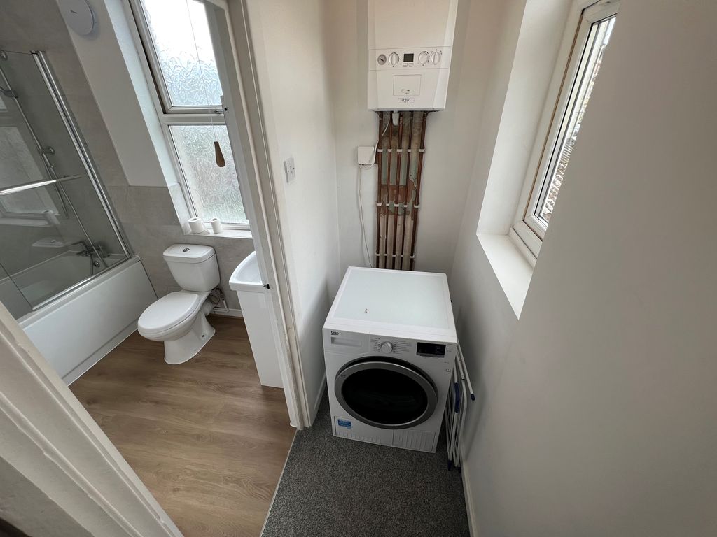 Property photo 3 of 9 Utility Room