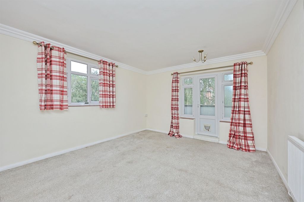 Property photo 3 of 12
