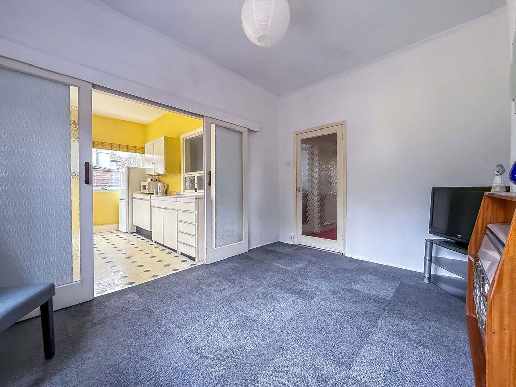 Property photo 2 of 27