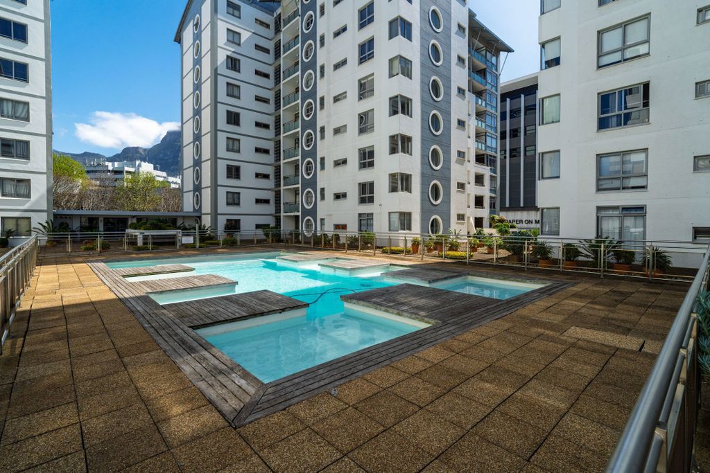 Property photo 1 of 21 Kw1714654