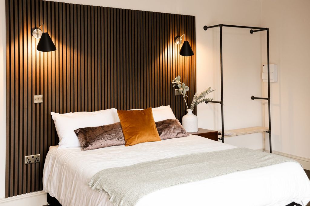 Property photo 1 of 18 Stylish Double Bedroom With Warm Feature Wall...