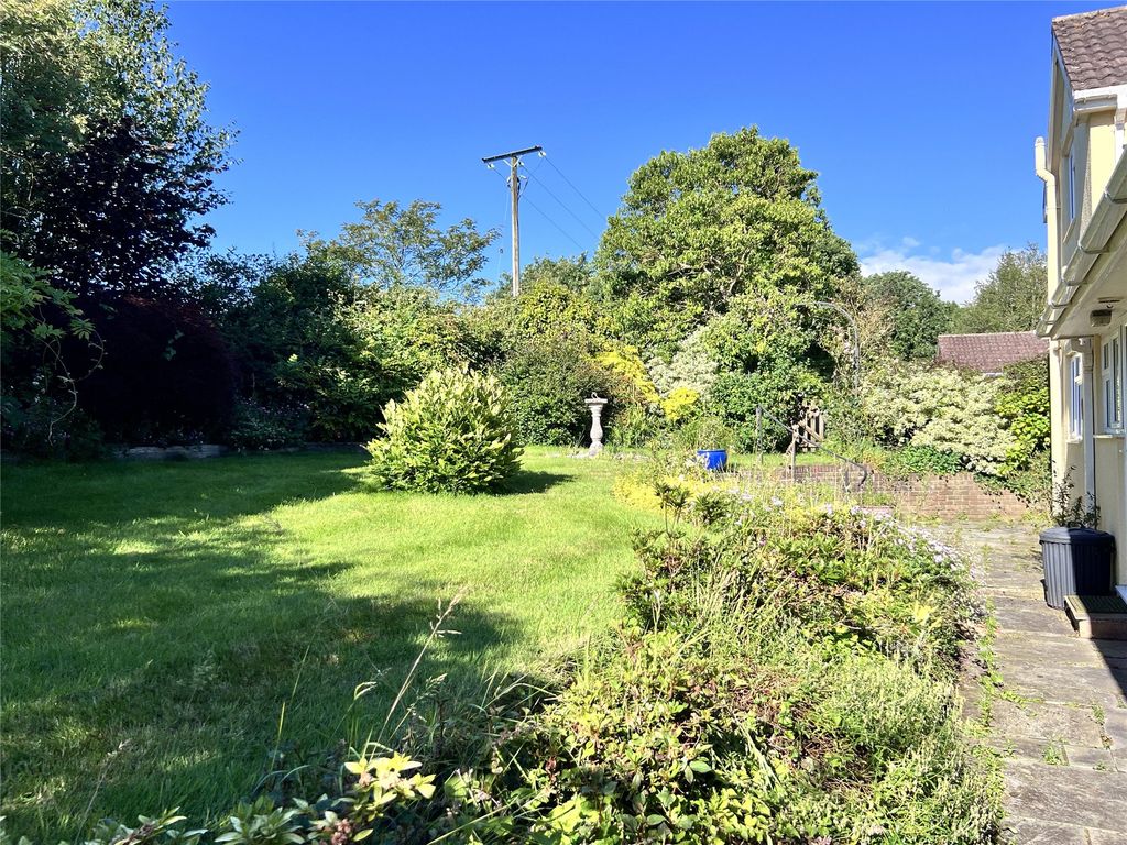 Property photo 2 of 20 Picture No. 33