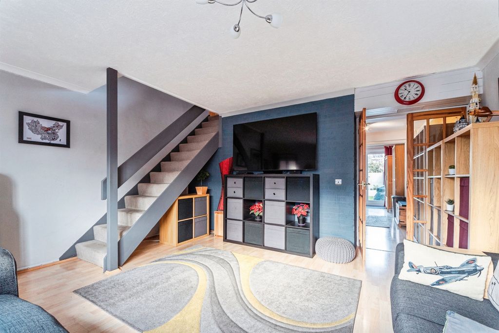 Property photo 2 of 16