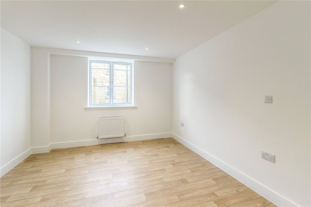 Property photo 3 of 3 Picture No. 10