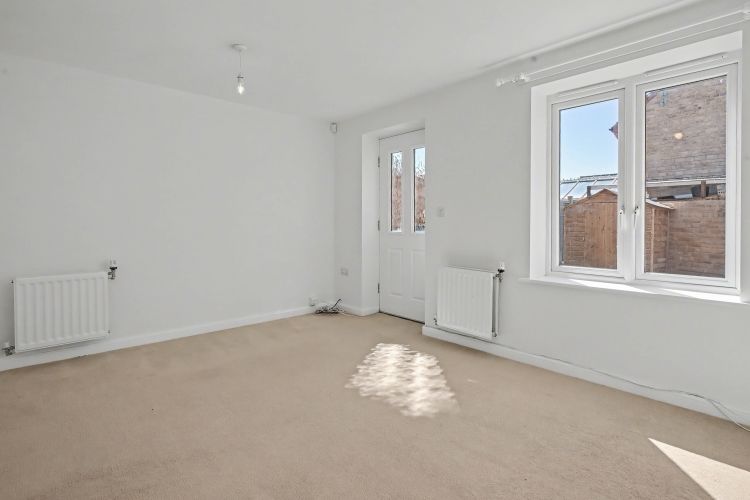 Property photo 3 of 7 326215