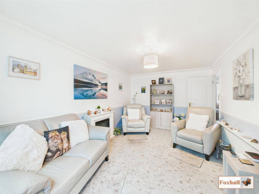 Property photo 2 of 18 Lounge / Diner