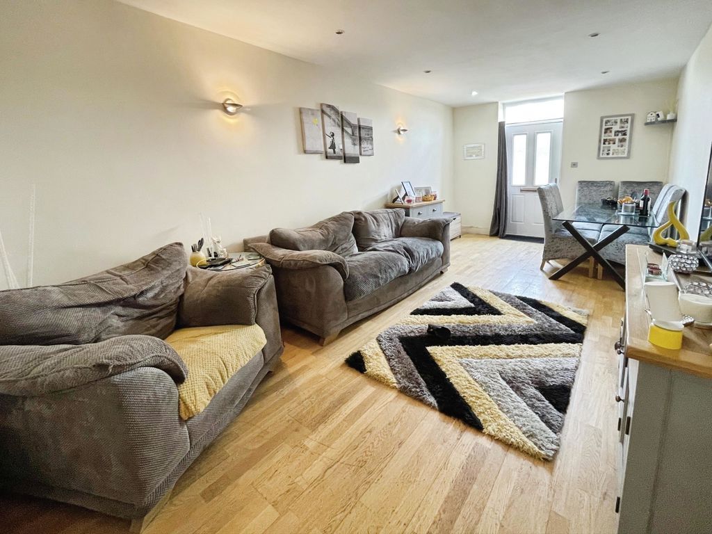 Property photo 3 of 18 John Street