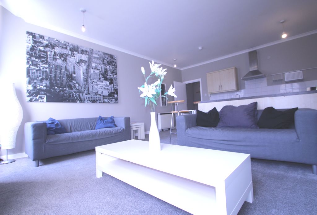 Property photo 1 of 11 Lounge