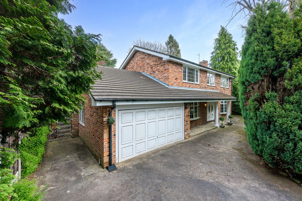 Property photo 1 of 22 1B Broad Oak