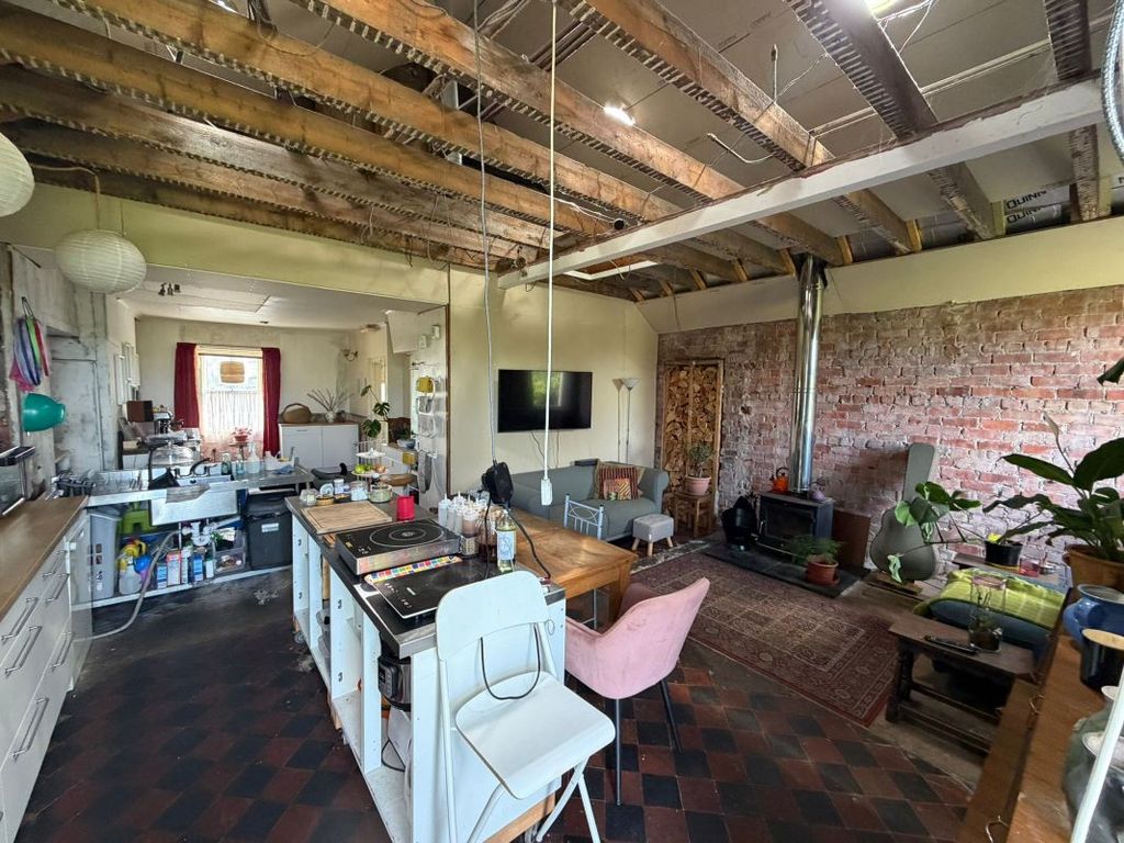 Property photo 3 of 30